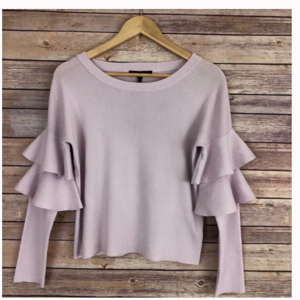 ROMEO & JULIET COUTURE RUFFLE SLEEVES LAVENDER CROP SWEATER